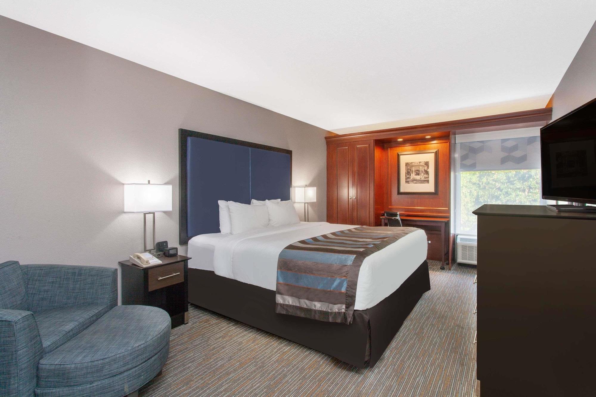 Отель Wingate By Wyndham Charleston Coliseum Север Чарлстон Экстерьер фото