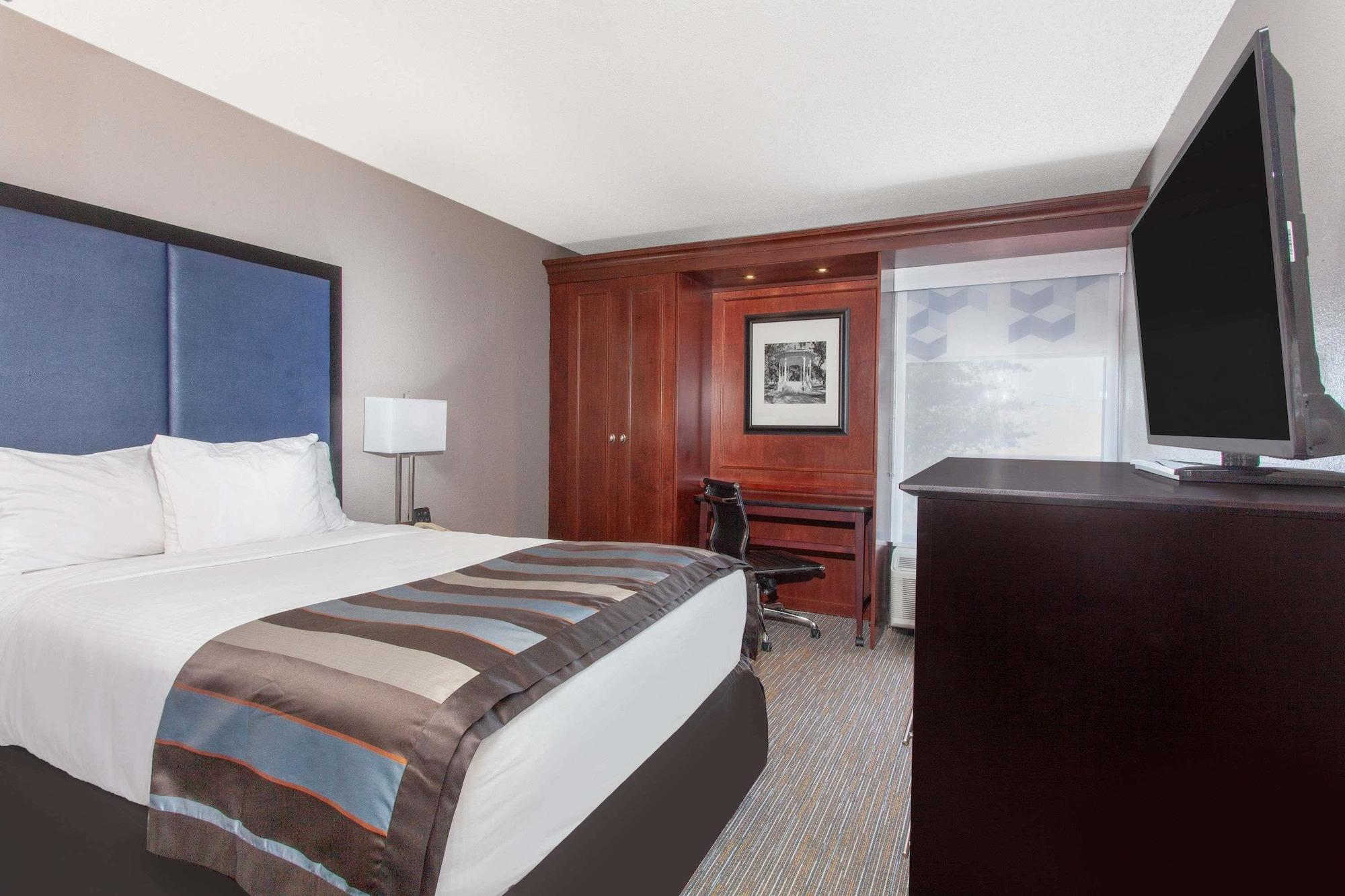 Отель Wingate By Wyndham Charleston Coliseum Север Чарлстон Экстерьер фото