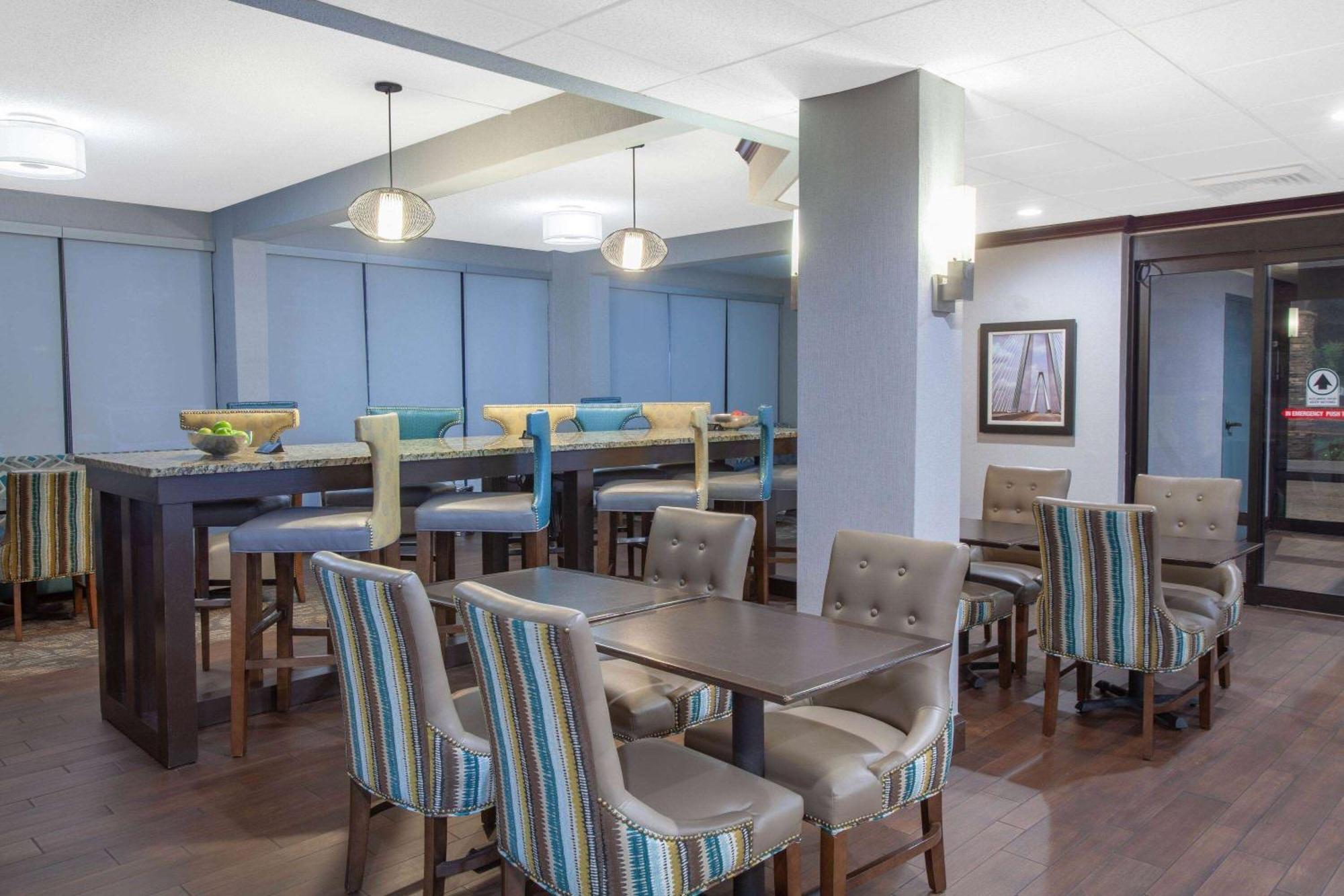 Отель Wingate By Wyndham Charleston Coliseum Север Чарлстон Экстерьер фото