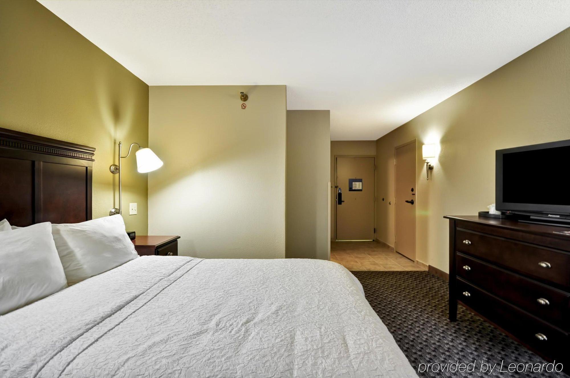 Отель Wingate By Wyndham Charleston Coliseum Север Чарлстон Экстерьер фото