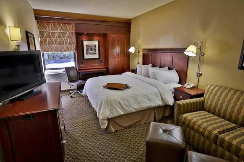 Отель Wingate By Wyndham Charleston Coliseum Север Чарлстон Экстерьер фото