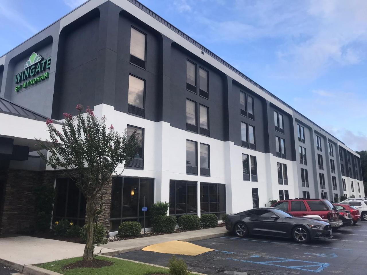 Отель Wingate By Wyndham Charleston Coliseum Север Чарлстон Экстерьер фото